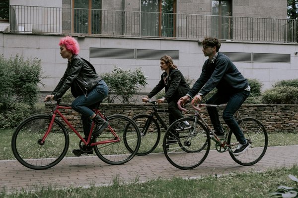 What are the secrets to preparing a delicious spotted dick pudding?